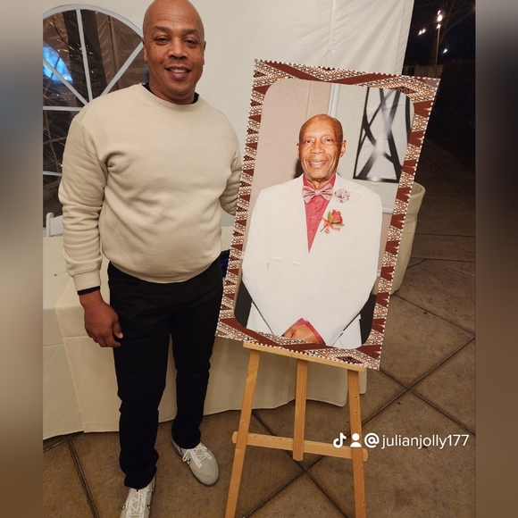 Meet your Posher, Julian - Picture 2 of 3